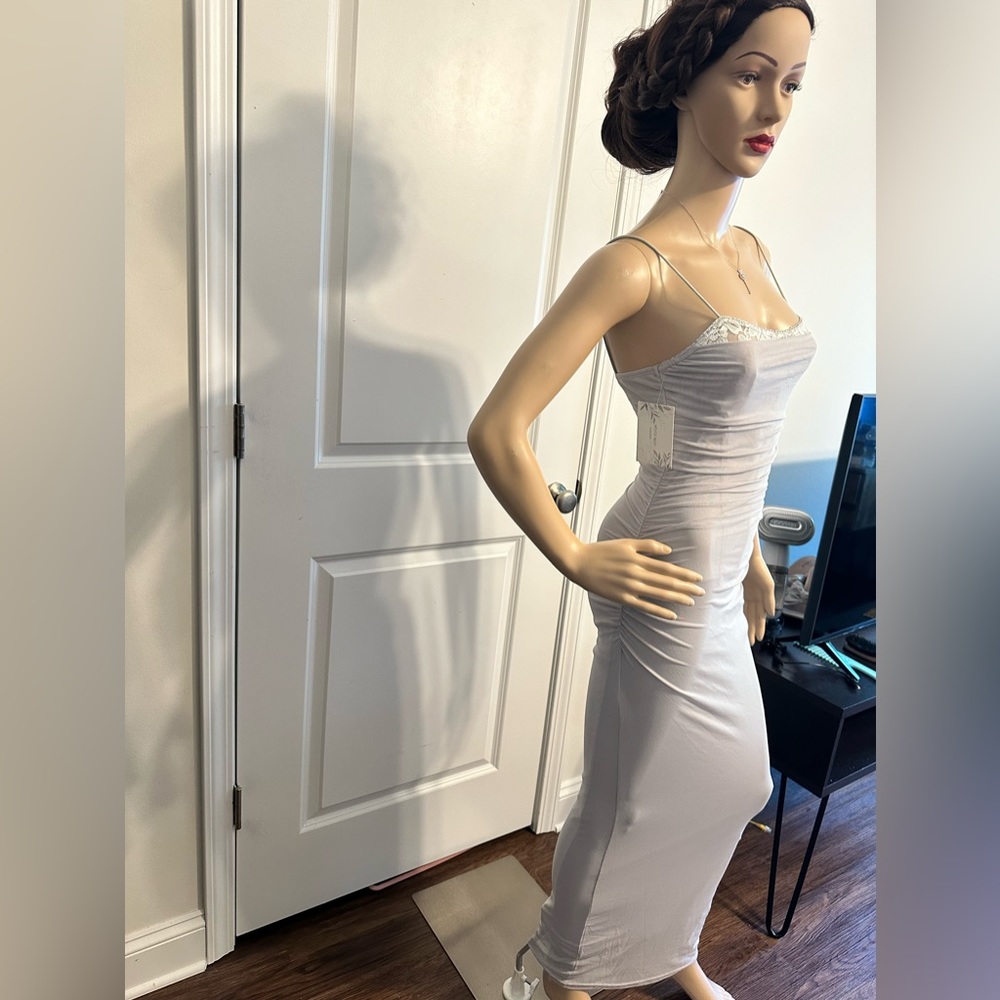 NWT-Lace Ruched Maxi Dress (Fall) - Picture 5 of 8